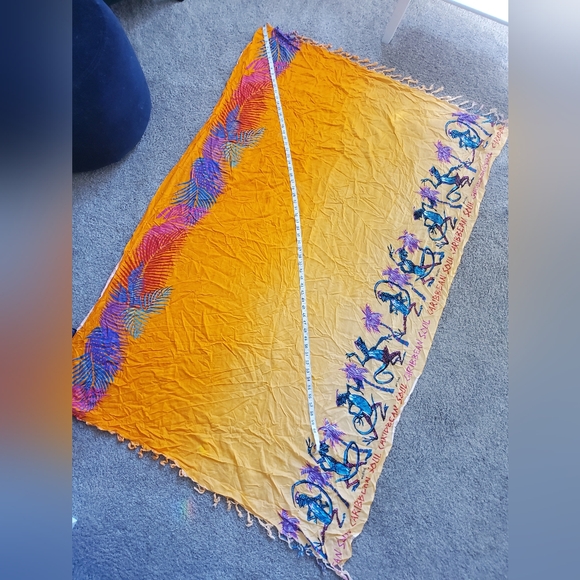 Like new & authentic! vintage carribean fringed scarf shaw - Picture 4 of 9